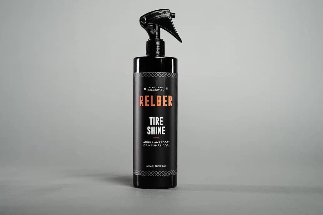 abrillantador-de-neumaticos-relber-tire-shine-500ml_pic399989ni0t0.jpg Abrillantador de Neumáticos RELBER "TIRE SHINE" - 500ml - Imagen 1