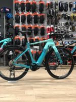 BIANCHI e-Arcadex Tourer - TOUR APEX BOSCH 500  BICICLETA ELECTRICA GRAVEL Glacier Full Glossy (Celeste) - Imagen 4
