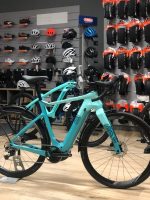 BIANCHI e-Arcadex Tourer - TOUR APEX BOSCH 500  BICICLETA ELECTRICA GRAVEL Glacier Full Glossy (Celeste) - Imagen 6