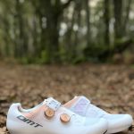 NUEVA ZAPATILLA DMT KR0 EVO BLANCO/BRONCE