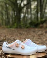 NUEVA ZAPATILLA DMT KR0 EVO BLANCO/BRONCE